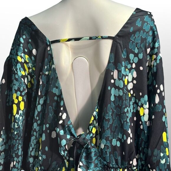 Torrid Womens Top Size 2 (=2X) Satin Surplice Tie‎ Cut Out Back Whimsigoth NWT - Picture 5 of 13